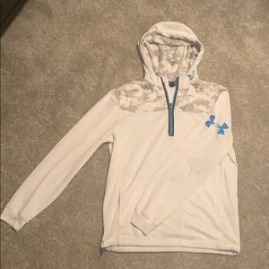 Men’s medium under armour half zip